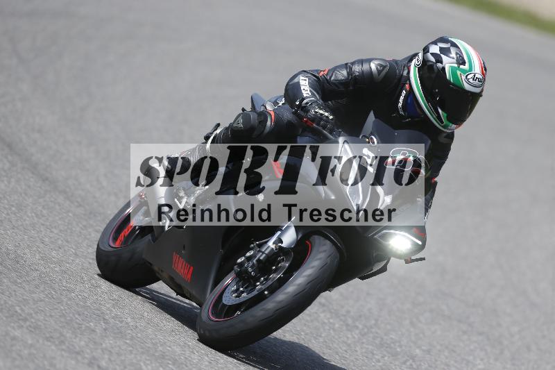 /Archiv-2025/27 12.06.2025 Ducati Schweiz Trackday Warmup  ADR/blau-bleu/2